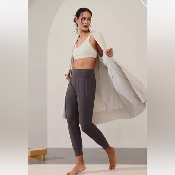 Athleta high rise cruise jogger powervita olive green Medium - Picture 4 of 12